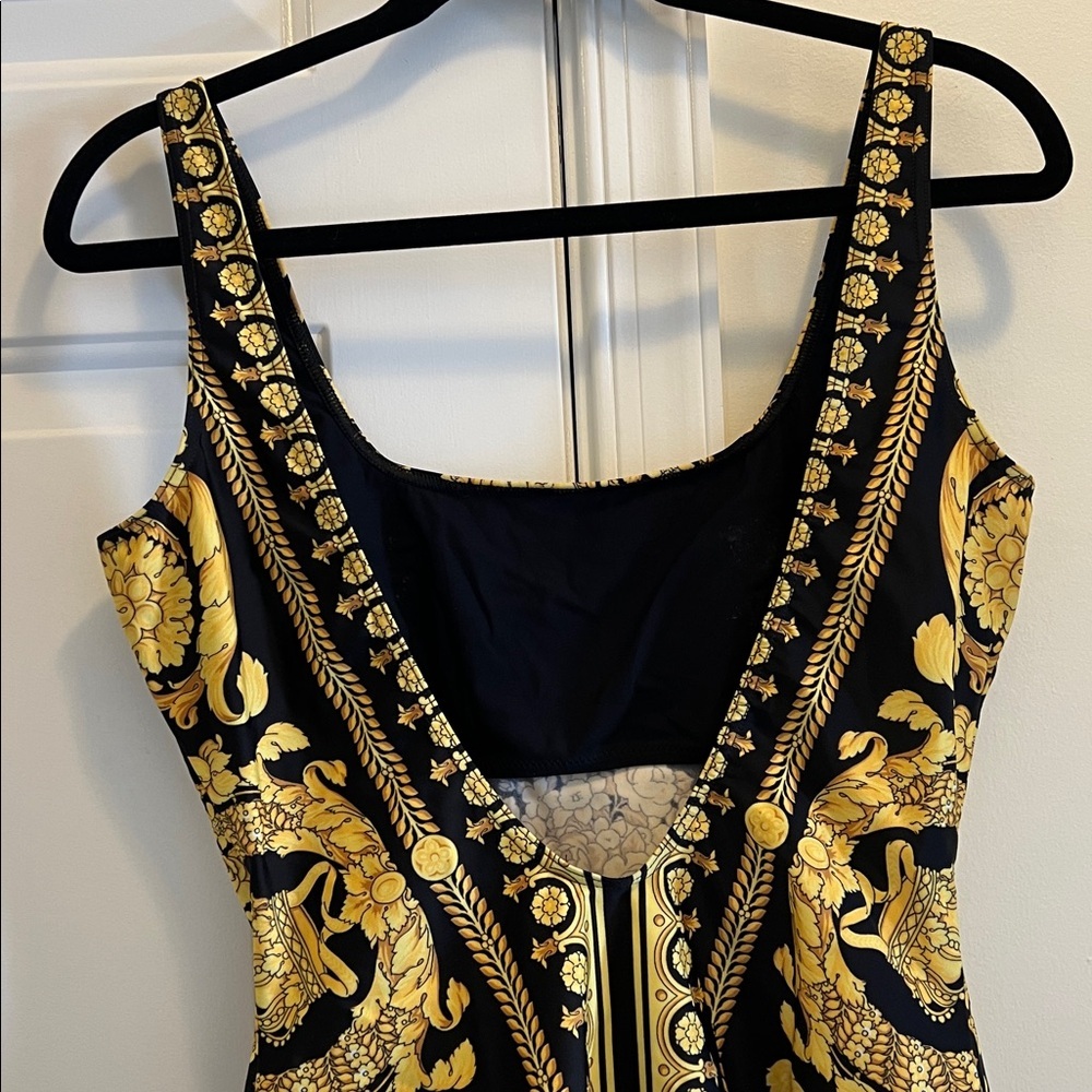 VERSACE BAROCCO PRINT one Piece Bathing suit Fits like us 10 - Picture 4 of 5